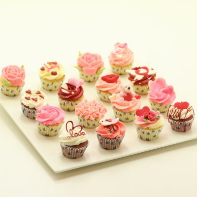 Valentine Cup Cakes – 16 pcs W Pack